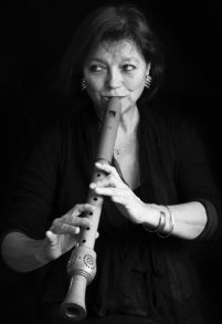 Photograph of Saskia Coolen playing a recorder